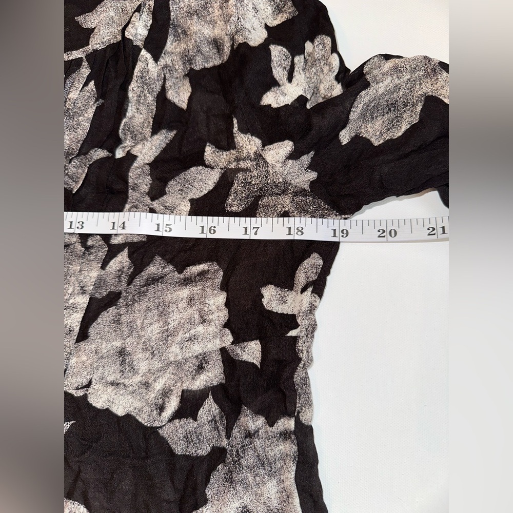 NWT Lucky Brand Women’s S Viscose Black Floral Boho Pintuck Tassel Tie Blouse - Picture 6 of 9